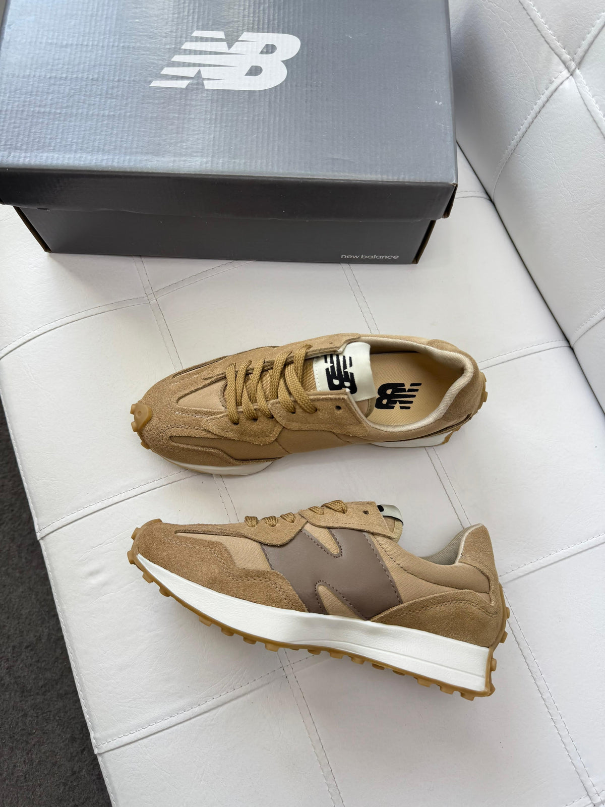 NEW BALANCE 327 COURO LEGITIMO