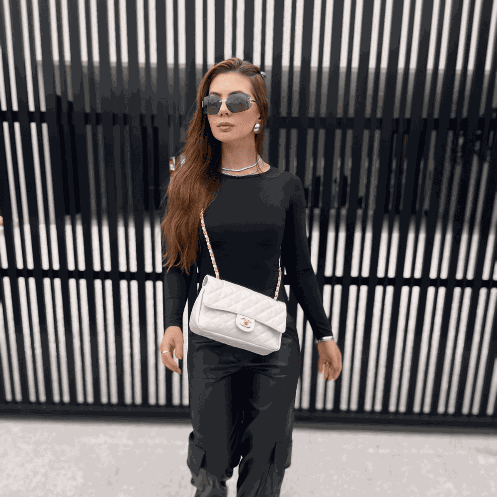 Bolsa Chanel Média de Couro Clássica