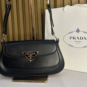 Bolsa de Couro Média Prada Saphira